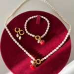Gonca Model Kırmızı Gül Charmlı İnci Set