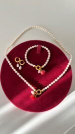 Gonca Model Kırmızı Gül Charmlı İnci Set